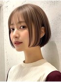 ショート ボブ ミニボブ ベージュ 前髪カット 透明感カラー 20代