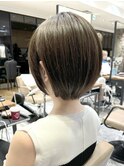 『岩田莉奈』新宿髪質改善 大人の魅力引き出す丸みショートボブ