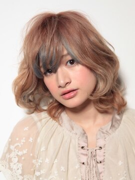 ロアナ 六本木(LOANA ROPPONGI) 柔らかカールと前髪カラーでの可愛さアップスタイル☆