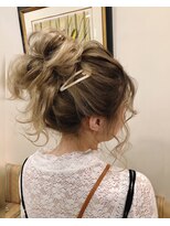 サエラクワトロ&nbsp;【caetla Quattro】ルーズお団子アレンジ