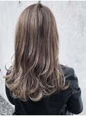 20代30代40代ミルクティベージュハイトーンロング