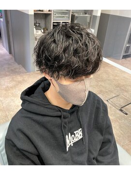 ノイセル 西本町(Noisyle) ツイストスパイラル前下がりマッシュパーマツーブロック刈り上げ