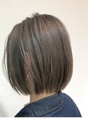 グレージュカラー切りっぱなしボブ