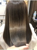 ロング×アッシュベージュカラー
