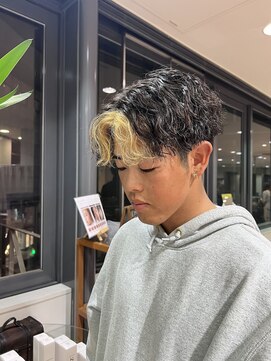 アウラ(AURA) ツイストスパイラルパーマ波巻きスパイラルパーマ