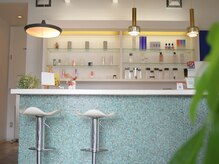 ヘアーデザインサロン シエル Cielの雰囲気（明るい店内♪お席は1席ごとに区切られた半個室で落ち着く空間◎）