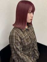 ラグナ(LAGUNA)&nbsp;チェリーレッド/ケアブリーチ/ミディアムボブ/外ハネ