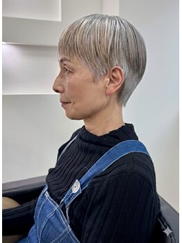 ホワイト キタサンドウ(WHiTE kitasando)の写真/グレイカラーで白髪を活かす、大人女性の髪を輝かせる技あり白髪ぼかし◎
