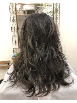 リズ オブ ヘアー(Lis of hair) ハイライト☆グレージュ