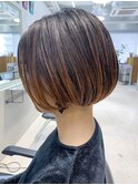 バレイヤージュ、グラデーションカラー、ミニマムボブ