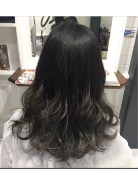 トルシュ ヘアーワークス(TORChe Hair Works) ロングパーマ