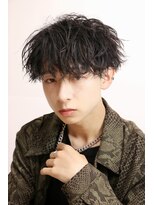 ネイビー(NAVY)&nbsp;センターパート　ツイスパ　黒髪　マッシュ　ウェーブ