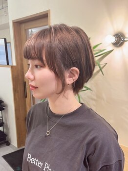 美容室だけではなく、家に帰っても再現しやすい、まとまりやすく扱いやすいショートヘアスタイルに...♪