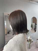 プラム(plum.)&nbsp;切りっぱなしボブグレーアッシュカラー