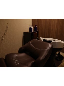 満足度◎頭皮ケアとリフレッシュが同時に叶う♪《フルフラットのシャンプー台×炭酸ヘッドスパ》