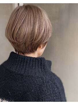 スーベニール(souvenir) 脱白髪染め|大人ショートスタイル|髪質改善で艶髪に|堺市初芝