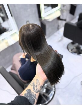 シーエスメイド バイ シャチュー 大須店(CS made by SHACHU) オリーブカラー　艶髪