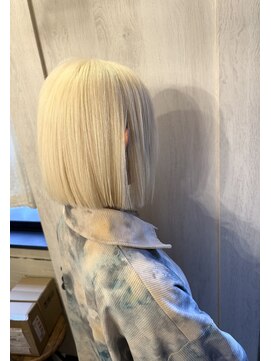 ジジ(Gigi) 抜きっぱなしブロンド
