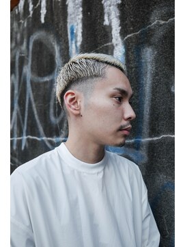 カムジーヘッドカミノウラ(COMEGHEAD KAMINOURA) ホワイトスキンフェード　＃メンズ＃メンズカット＃ショート