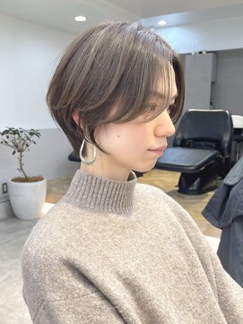 グラフ 銀座(GRAFF) グレージュ/ハンサムショート/前髪なし/前下がりショートボブ