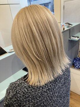 ヘアーアンドシューズ タイプエービー(HAIR&SHOES Type AB) 【Type AB】切りっぱなしレイヤー