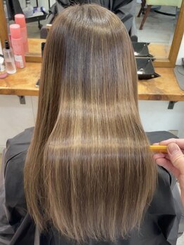 アップ(A+hair)の写真/【三宮駅徒歩5分/髪質改善】自然に乾かすだけでまとまる圧倒的な美髪へ。注目の髪質改善で広がる髪も美しく