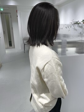 フー(hu) 外ハネレイヤーボブ