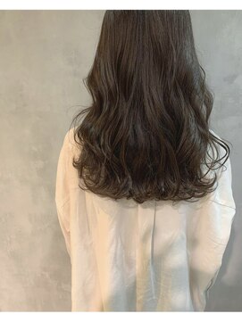 キチ(kichi.) [kichi.] セミロング×オリーブベージュ