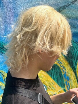 インク サカエ(inq sakae) ブリーチ2回トリプルカラーホワイトベージュ