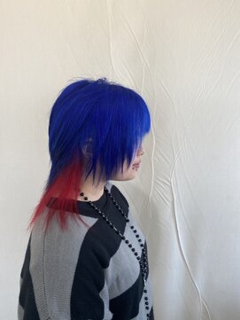 ジュリア(Giulia) ハイトーンカラー ウルフカット インナーカラー