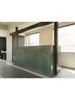 【印象を左右させる顔周りのカット】作りこみ過ぎない“引き算“した繊細なカットにご注目◎リピーター続出