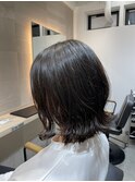 横浜西口肩上外ハネショートボブ切りっぱなしボブダークブラウン