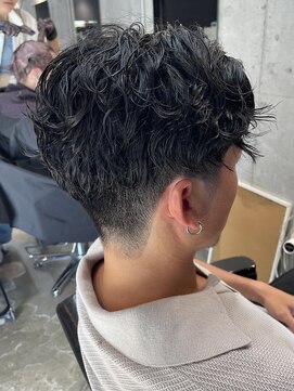 ローハ アゲオ(Lowha -ageo-) アップバングスパイラルパーマ