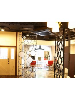 【本町駅徒歩1分】アクセス抜群のレトロなプライベート空間◎平日は夜21時まで営業！お仕事帰りにも◎