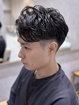 ガーデンヨコハマエスト(GARDEN YOKOHAMA est)&nbsp;ルーズパーマ　ツーブロックショート　ニュアンスパーマ