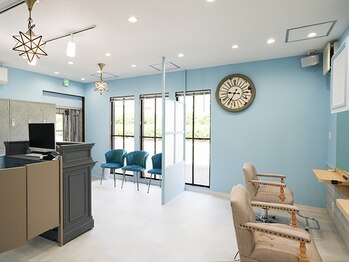 アンフィ 神奈川新町(Anphi)の写真/【駅から徒歩1分】駅近で嬉しい◎技術・価格だけでなく店内の雰囲気にもこだわる本格サロン【Anphi】★