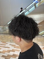 ケンジ 平塚 アネッタ(KENJE annetta)&nbsp;ツイストスパイラルパーマ　刈り上げマッシュ