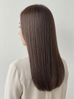 メゾンe.m.a(MAISON e.m.a)&nbsp;艶感髪質改善カラーオリーブベージュレイヤーミディアム夏カラー