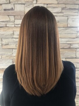 ジュリアンマーラ(Julien Mara) 髪質改善/縮毛矯正/ストレートヘア/セミロング/トリートメント