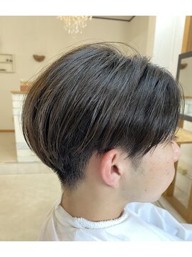 ヘアーリゼル(Hair Rizel) センター分けマッシュ