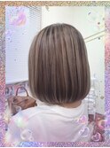 コントラストボブヘア
