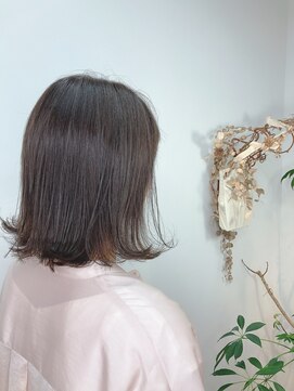 イーラ(era) 《era》ダークアッシュ 外ハネボブ ツヤカラー みわ