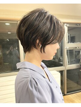 ベルベットヘア 千早店(Velvet hair) 甘辛大人フェミニンショート 【福岡 聖容】