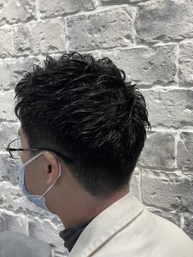 ミリオンバックス 上野(Million Bucks) アップバング<理容室>[メンズ/京成上野/御徒町/上野]