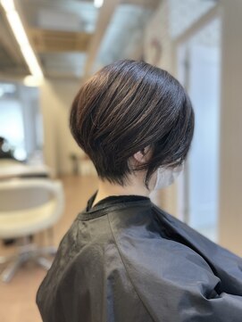 アンラヴェスト(AN LOVEST mashup hs) 丸みくびれショート/透明感カラー/くびれヘアフェザーショート