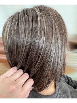 サロン ド ベルダンス(Salon de Belle danse) 白髪ぼかし ハイライト メッシュ レイヤースタイル