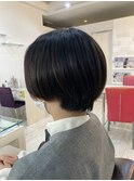 ボリュームを抑えた丸みショートボブ×オージュア髪質改善