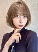 レイヤーボブと透ける質感で魅力する大人美人ボブ