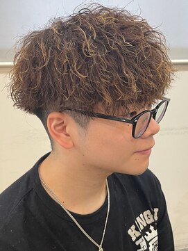 バース バイ ハピネス(BIRTH by happiness) 奈良men's縦落ちツイストスパイラルパーマ刈り上げマッシュ