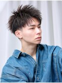 横顔がキマるフェザーショート